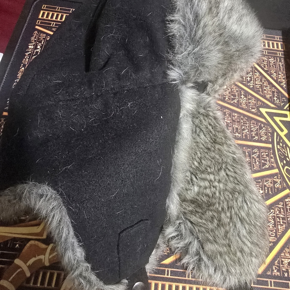 Ear flap hat